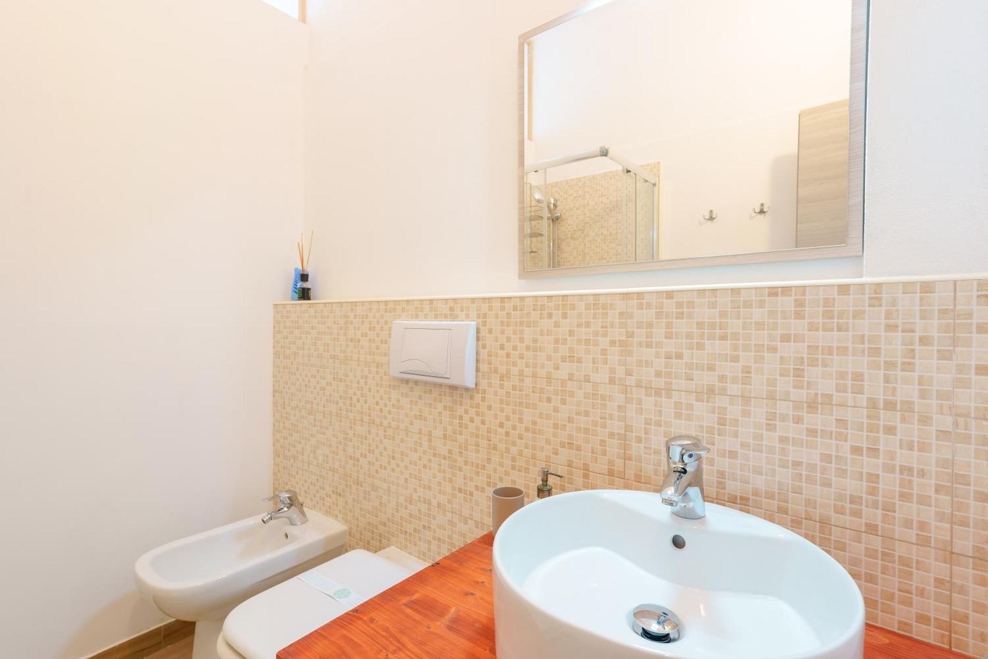 Bissenti Rooms - Eja Sardinia Cagliari Bagian luar foto