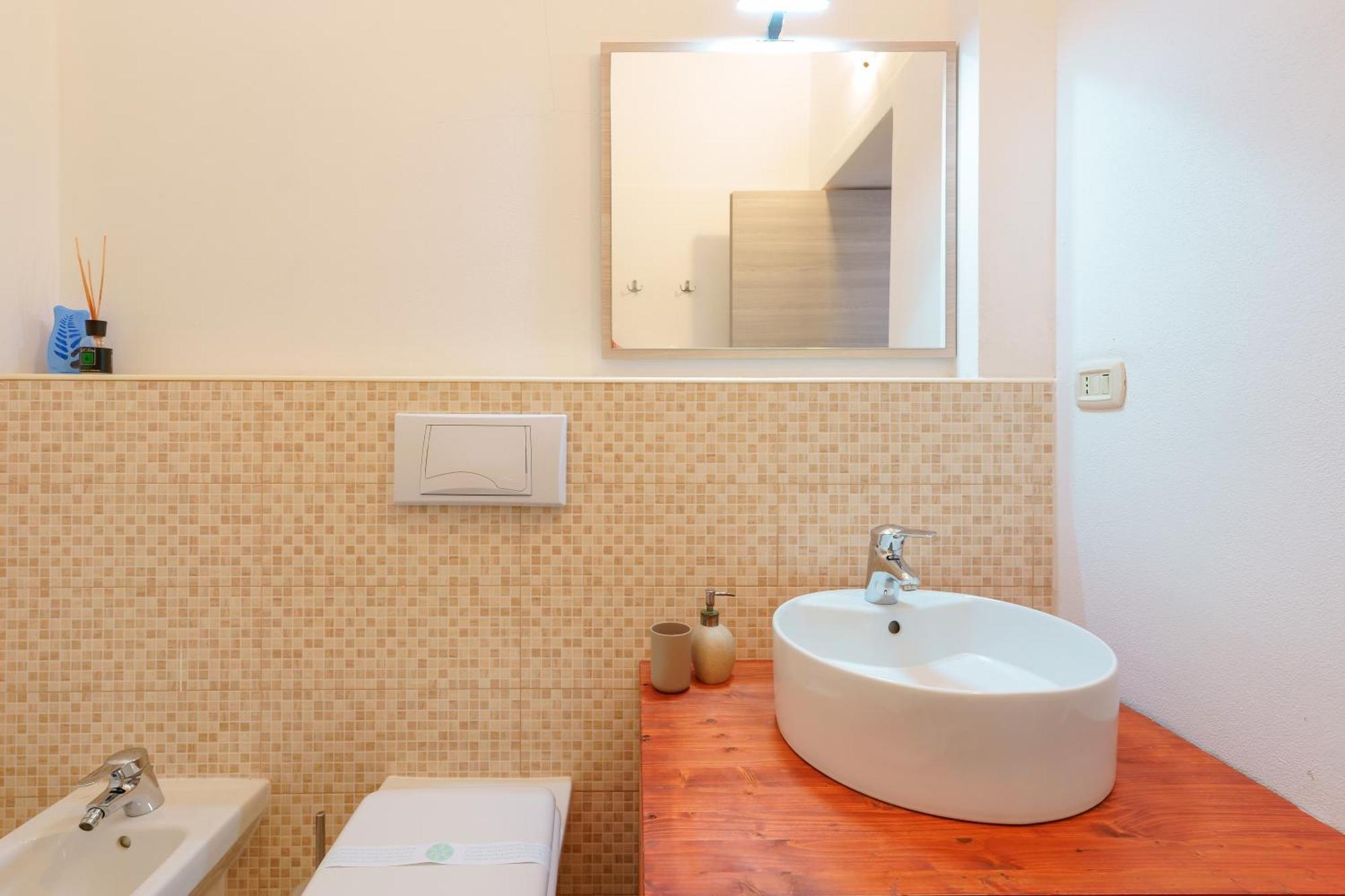Bissenti Rooms - Eja Sardinia Cagliari Bagian luar foto